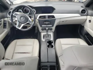 2013 Mercedes-Benz C 300 Sport z VIN WDDGF8AB0DR273622, wystawiony jako Copart lot #53899175 z przebiegiem 115 067 mil mil oraz Szkoda całkowita • Salvage title. Historia ofert i sprzedaży dostępna na DreamBid. Obrazek 8.