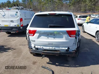 2013 Jeep Grand Cherokee Laredo with VIN 1C4RJFAG5DC615103, listed as a IAAI auction lot 41797862 with 117,450 mi miles. Bid and sale history available at carsss.com. Image 16.