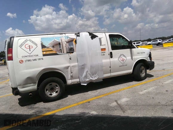 2007 Chevrolet Express Cargo Van with VIN 1GCGG25V971149568, listed as a IAAI auction lot 41632121 with 247,782 mi miles. Bid and sale history available at carsss.com. Image 4.