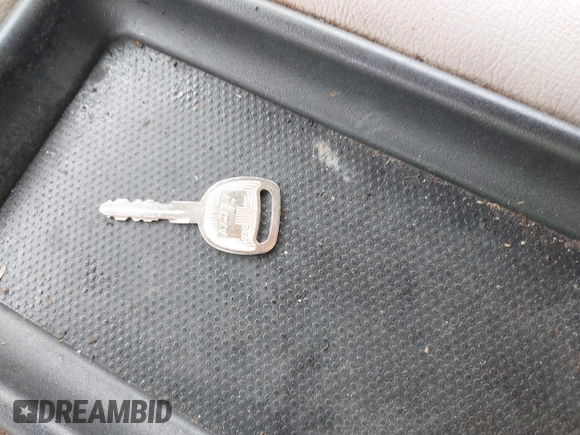 2004 Chevrolet Tahoe LS z VIN 1GNEC13V24R236605, wystawiony jako IAAI lot #41872398 z przebiegiem Nie podano mil oraz . Historia ofert i sprzedaży dostępna na DreamBid. Obrazek 11.