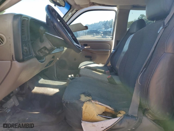 2004 Chevrolet Silverado 1500 Work Truck with VIN 2GCEC19V941368236, listed as a Copart auction lot 47046395 with 311,051 mi miles and Salvage Title. Bid and sale history available at carsss.com. Image 7.