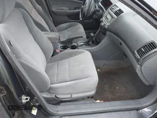 2005 Honda Accord LX z VIN 1HGCM56435A032033, wystawiony jako IAAI lot #42330649 z przebiegiem 236 298 mil mil oraz . Historia ofert i sprzedaży dostępna na DreamBid. Obrazek 5.