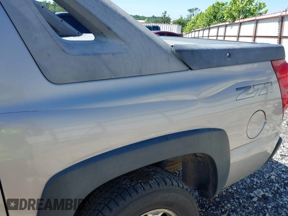 2004 Chevrolet Avalanche Z71 with VIN 3GNEK12T74G334998, listed as a IAAI auction lot 42705106 with 267,992 mi miles and . Bid and sale history available at DreamBid. Image 6.