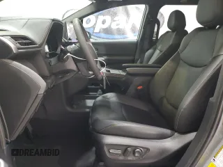 2024 Toyota Sienna LE with VIN 5TDCSKFC1RS139259, listed as a Copart auction lot 77890494 with 892 mi miles and Clean Title. Bid and sale history available at carsss.com. Image 7.