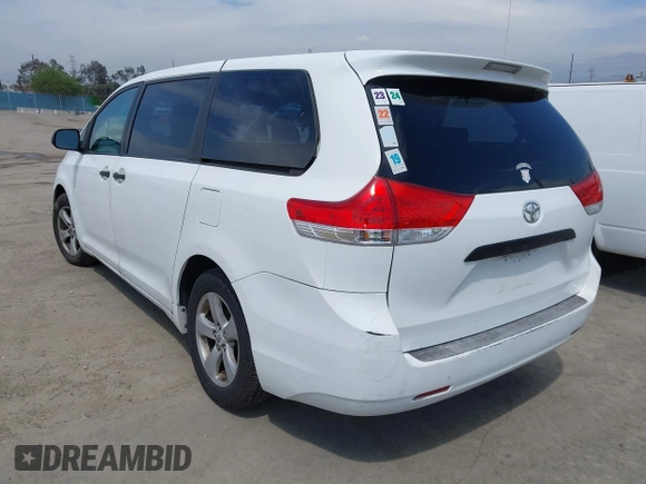 2011 Toyota Sienna with VIN 5TDZK3DCXBS011806, listed as a IAAI auction lot 41999946 with 219,907 mi miles. Bid and sale history available at carsss.com. Image 3.