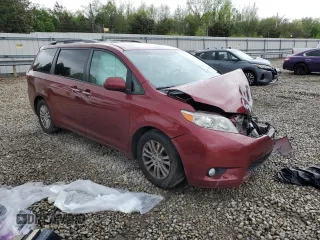 2015 Toyota Sienna XLE с VIN 5TDYK3DC2FS565567, выставлен на аукционе Copart как лот 51822235 с пробегом Не указан миль и Списание • Salvage title. История ставок и продаж доступна на DreamBid. Изображение 4.