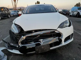 2015 Tesla Model S 85D with VIN 5YJSA1S21FF087461, listed as a Copart auction lot 87027334 with 53,868 mi miles and Salvage Title. Bid and sale history available at carsss.com. Image 5.