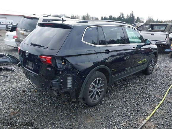 2019 Volkswagen Tiguan SE with VIN 3VV2B7AX3KM024186, listed as a IAAI auction lot 41813979 with 48,525 mi miles. Bid and sale history available at carsss.com. Image 4.