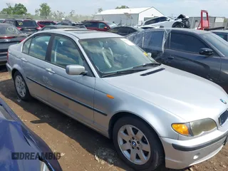 2003 BMW 3 Series 325xi с VIN WBAEU33493PH88458, выставлен на аукционе IAAI как лот 42694501 с пробегом 175 516 миль миль и . История ставок и продаж доступна на DreamBid. Изображение 1.