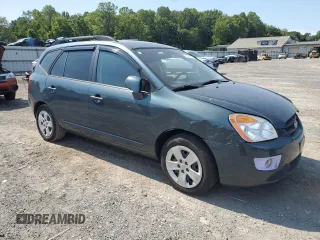 2009 Kia Rondo LX Base with VIN KNAFG528X97230782, listed as a Copart auction lot 70166714 with 204,860 mi miles and Clean Title. Bid and sale history available at carsss.com. Image 4.