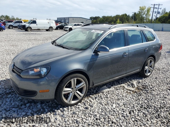 2010 Volkswagen Jetta SE with VIN 3VWTX7AJ7AM685974, listed as a Copart auction lot 72922774 with 160,572 mi miles and Salvage title. Bid and sale history available at DreamBid. Image 1.