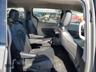 2021 Chrysler Pacifica Touring L with VIN 2C4RC1BG1MR552939, listed as a Copart auction lot 45279645 with 67,229 mi miles and Salvage Title. Bid and sale history available at DreamBid. Image 11.