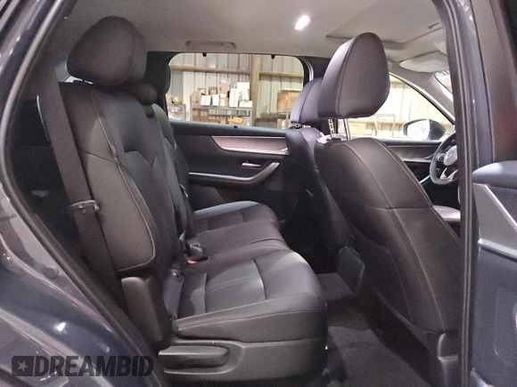 2025 Mazda CX-70 Preferred z VIN JM3KJBHD3S1117049, wystawiony jako Copart lot #45181775 z przebiegiem 8097 mil mil oraz Tytuł czysty. Historia ofert i sprzedaży dostępna na DreamBid. Obrazek 11.