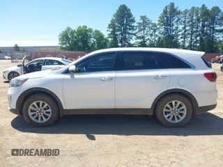 2019 Kia Sorento L z VIN 5XYPG4A37KG511454, wystawiony jako IAAI lot #42088735 z przebiegiem 157 599 mil mil oraz . Historia ofert i sprzedaży dostępna na DreamBid. Obrazek 14.