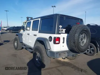2020 Jeep Wrangler Unlimited Sport S z VIN 1C4HJXDG7LW201699, wystawiony jako IAAI lot #41651137 z przebiegiem 66 777 mil mil oraz . Historia ofert i sprzedaży dostępna na DreamBid. Obrazek 15.