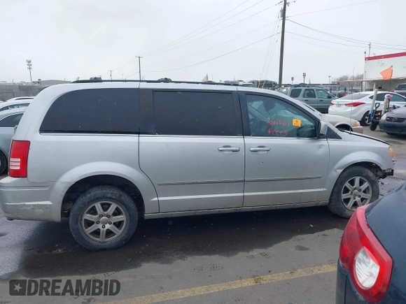 2010 Chrysler Town & Country Touring with VIN 2A4RR5D12AR208914, listed as a IAAI auction lot 41529269 with Not Provided miles and . Bid and sale history available at DreamBid. Image 12.