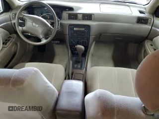 2001 Toyota Camry CE z VIN 4T1BG22K11U800794, wystawiony jako Copart lot #58505215 z przebiegiem 208 798 mil mil oraz Czysty tytuł • Clean title. Historia ofert i sprzedaży dostępna na DreamBid. Obrazek 8.