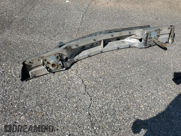 1989 Ford Crown Victoria z VIN 2FABP74F2KX141884, wystawiony jako Copart lot #74934494 z przebiegiem 84 761 mil mil oraz Szkoda całkowita • Salvage title. Historia ofert i sprzedaży dostępna na DreamBid. Obrazek 14.