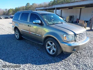 2007 Chrysler Aspen Limited with VIN 1A8HX58237F575632, listed as a IAAI auction lot 41284758 with 204,869 mi miles. Bid and sale history available at carsss.com. Image 1.