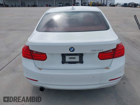 2015 BMW 3 Series 320i с VIN WBA3B1G5XFNT05271, выставлен на аукционе IAAI как лот 42049799 с пробегом 125 437 миль миль и . История ставок и продаж доступна на DreamBid. Изображение 16.