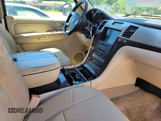 2007 Cadillac Escalade z VIN 1GYFK63837R259719, wystawiony jako IAAI lot #42176388 z przebiegiem 167 836 mil mil oraz . Historia ofert i sprzedaży dostępna na DreamBid. Obrazek 5.