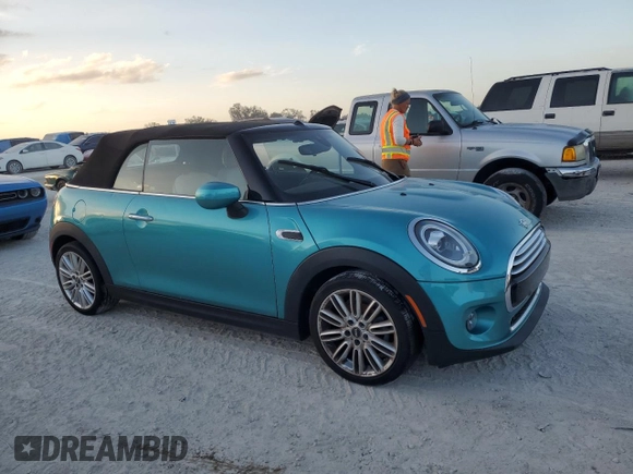 2020 MINI Convertible Cooper с VIN WMWWJ3C0XL3L69520, выставлен на аукционе Copart как лот 77242184 с пробегом Не указан миль и На запчасти • Non repairable. История ставок и продаж доступна на DreamBid. Изображение 4.