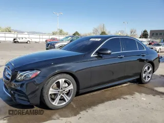 2018 Mercedes-Benz E 300 z VIN WDDZF4KBXJA464197, wystawiony jako Copart lot #53205215 z przebiegiem 38 002 mil mil oraz Szkody całkowita. Historia ofert i sprzedaży dostępna na DreamBid. Obrazek 1.