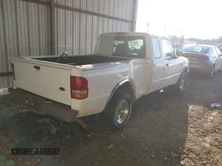 1996 Ford Ranger XL with VIN 1FTCR14AXTPA01390, listed as a IAAI auction lot 39651535 with 189,377 mi miles. Bid and sale history available at carsss.com. Image 4.