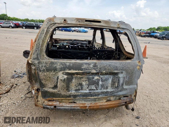 2007 Ford Escape XLS with VIN 1FMYU02Z87KA61514, listed as a Copart auction lot 52394235 with 135,557 mi miles and Non repairable. Bid and sale history available at DreamBid. Image 6.
