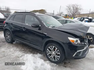 2018 Mitsubishi Outlander SEL z VIN JA4AR4AW3JU003581, wystawiony jako IAAI lot #41649517 z przebiegiem 133 160 mil mil oraz . Historia ofert i sprzedaży dostępna na DreamBid. Obrazek 1.