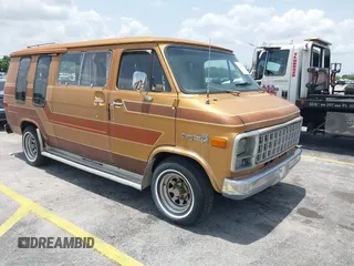 1981 Chevrolet Chevy Van z VIN 1GCEG25H2B7144798, wystawiony jako IAAI lot #42442170 z przebiegiem 142 944 mil mil oraz . Historia ofert i sprzedaży dostępna na DreamBid. Obrazek 1.