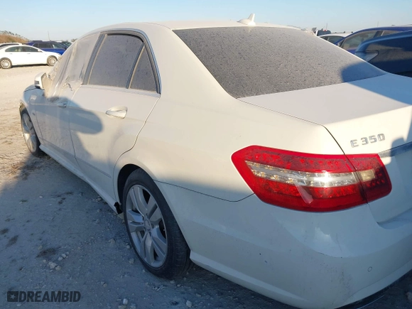 2011 Mercedes-Benz E-Class E 350 Luxury BlueTEC with VIN WDDHF2EB2BA489107, listed as a IAAI auction lot 41224580 with 1 mi miles. Bid and sale history available at carsss.com. Image 3.