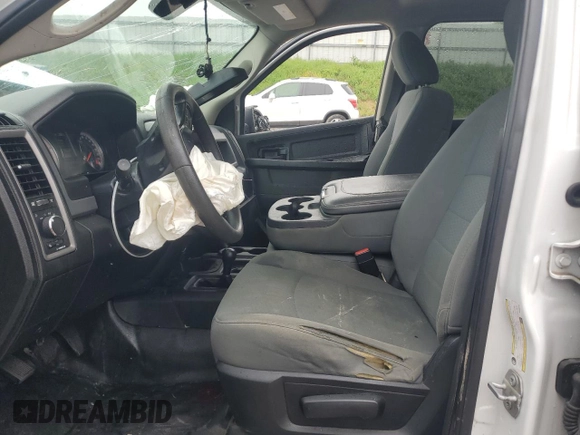 2018 Ram 2500 Tradesman z VIN 3C6UR5CL4JG368230, wystawiony jako Copart lot #56683775 z przebiegiem 185 542 mil mil oraz Czysty tytuł • Clean title. Historia ofert i sprzedaży dostępna na DreamBid. Obrazek 7.