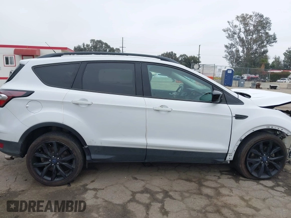 2017 Ford Escape SE with VIN 1FMCU0GD0HUD77275, listed as a IAAI auction lot 41890360 with 94,914 mi miles. Bid and sale history available at carsss.com. Image 13.