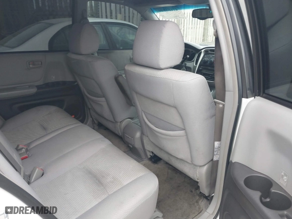 2006 Toyota Highlander with VIN JTEGP21A060105154, listed as a IAAI auction lot 41686840 with 245,420 mi miles. Bid and sale history available at carsss.com. Image 8.