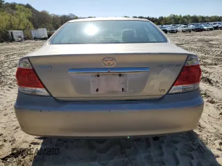 2005 Toyota Camry LE with VIN JTDBF32K750162268, listed as a Copart auction lot 53074715 with 230,037 mi miles and Salvage Title. Bid and sale history available at DreamBid. Image 6.