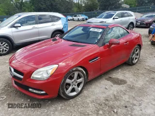 2015 Mercedes-Benz SLK 250 z VIN WDDPK4HA2FF097422, wystawiony jako Copart lot #53867665 z przebiegiem 106 390 mil mil oraz Szkody całkowita. Historia ofert i sprzedaży dostępna na DreamBid. Obrazek 1.