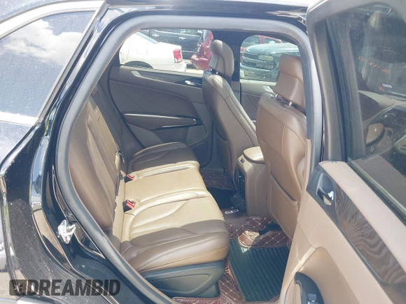 2018 Lincoln MKC Reserve with VIN 5LMTJ3DH7JUL07101, listed as a IAAI auction lot 42525914 with 48,615 mi miles and . Bid and sale history available at DreamBid. Image 8.
