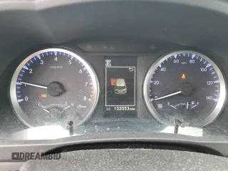 2018 Toyota Highlander LE z VIN 5TDBZRFH3JS817557, wystawiony jako Copart lot #56109035 z przebiegiem 132 053 mil mil oraz Szkoda całkowita • Salvage title. Historia ofert i sprzedaży dostępna na DreamBid. Obrazek 9.