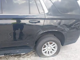 2021 Chevrolet Tahoe LT z VIN 1GNSCNKD8MR248213, wystawiony jako IAAI lot #41173322 z przebiegiem 121 393 mil mil oraz . Historia ofert i sprzedaży dostępna na DreamBid. Obrazek 17.