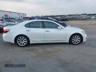 2009 Lexus LS 460 с VIN JTHCL46F095002661, выставлен на аукционе IAAI как лот 41873060 с пробегом 260 882 миль миль и . История ставок и продаж доступна на DreamBid. Изображение 14.