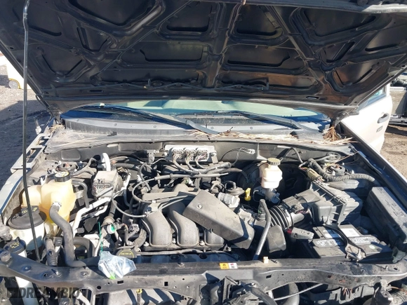 2007 Ford Escape XLT with VIN 1FMCU93167KB89242, listed as a IAAI auction lot 41654083 with 161,847 mi miles. Bid and sale history available at carsss.com. Image 10.