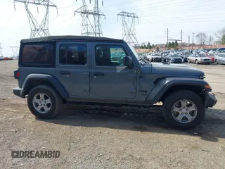 2021 Jeep Wrangler Unlimited Sport S with VIN 1C4HJXDG9MW836411, listed as a IAAI auction lot 41844148 with 17,955 mi miles. Bid and sale history available at carsss.com. Image 14.