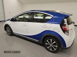 2018 Toyota Prius One z VIN JTDKDTB39J1600002, wystawiony jako Copart lot #53493975 z przebiegiem 87 147 mil mil oraz Czysty tytuł • Clean title. Historia ofert i sprzedaży dostępna na DreamBid. Obrazek 2.
