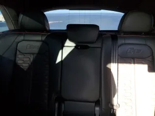 2022 Audi RS Q8 z VIN WU1ARBF14ND010975, wystawiony jako Copart lot #45132665 z przebiegiem 27 088 mil mil oraz Szkoda całkowita • Salvage title. Historia ofert i sprzedaży dostępna na DreamBid. Obrazek 10.