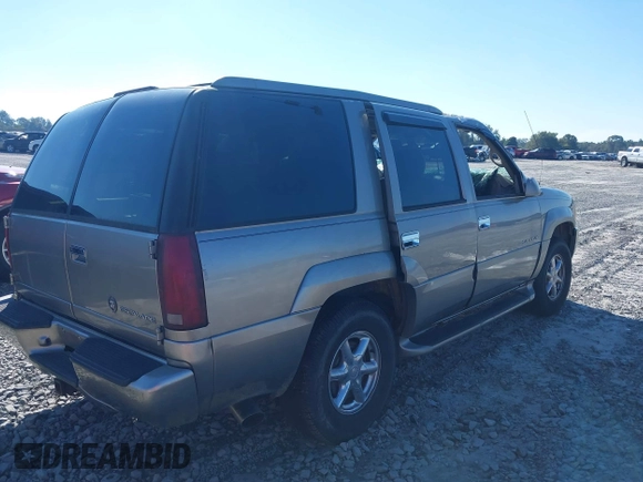 2000 Cadillac Escalade with VIN 1GYEK63R7YR216717, listed as a IAAI auction lot 40438885 with 223,033 mi miles and . Bid and sale history available at DreamBid. Image 4.