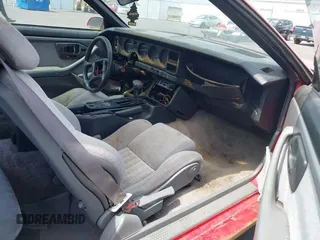 1988 Pontiac Firebird Trans Am с VIN 1G2FW21E0JL216496, выставлен на аукционе IAAI как лот 42131654 с пробегом 231 941 миль миль и . История ставок и продаж доступна на DreamBid. Изображение 5.