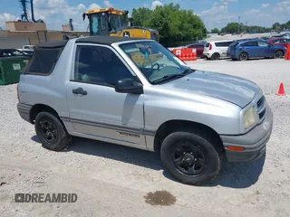 2000 Chevrolet Tracker z VIN 2CNBE1868Y6913855, wystawiony jako IAAI lot #42641345 z przebiegiem 139 333 mil mil oraz . Historia ofert i sprzedaży dostępna na DreamBid. Obrazek 1.