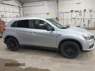 2017 Mitsubishi Outlander ES z VIN JA4AP3AU2HZ032372, wystawiony jako IAAI lot #41976700 z przebiegiem 87 827 mil mil oraz . Historia ofert i sprzedaży dostępna na DreamBid. Obrazek 13.