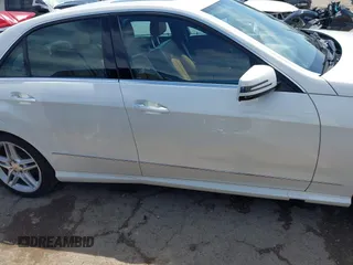 2013 Mercedes-Benz E 350 Luxury z VIN WDDHF5KB3DA737096, wystawiony jako IAAI lot #42378436 z przebiegiem 108 392 mil mil oraz . Historia ofert i sprzedaży dostępna na DreamBid. Obrazek 13.
